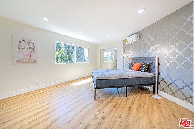 Building Photo - 5631 La Mirada Ave