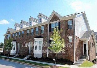 Building Photo - 100 Spring Pine Ln