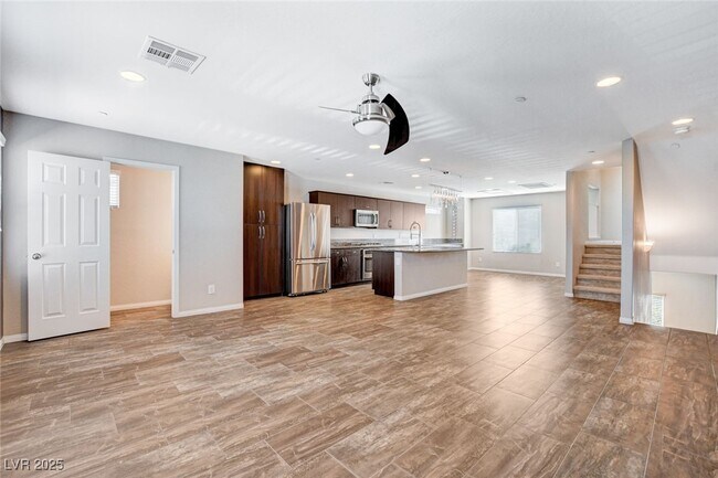 Building Photo - 9050 W Tropicana Ave
