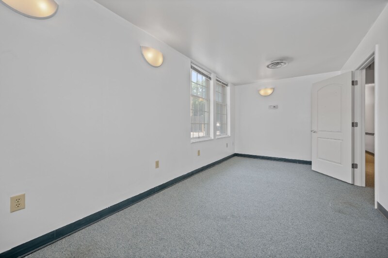 Building Photo - 4630 Pleasant Ave