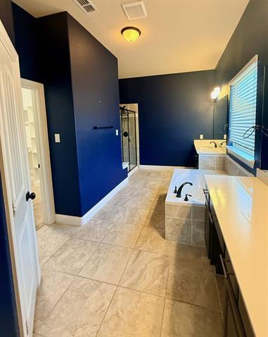 Building Photo - 811 Bandelier Ln