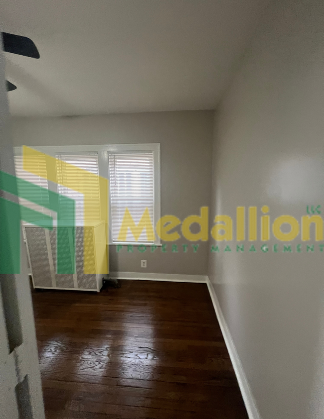 Building Photo - Charming 3-Bedroom 2 bath  + Bonus room Bu...