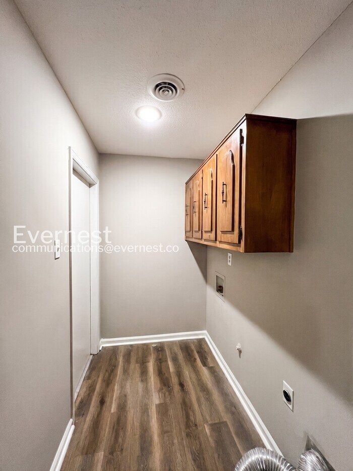 Building Photo - 731 Cumberland Cove