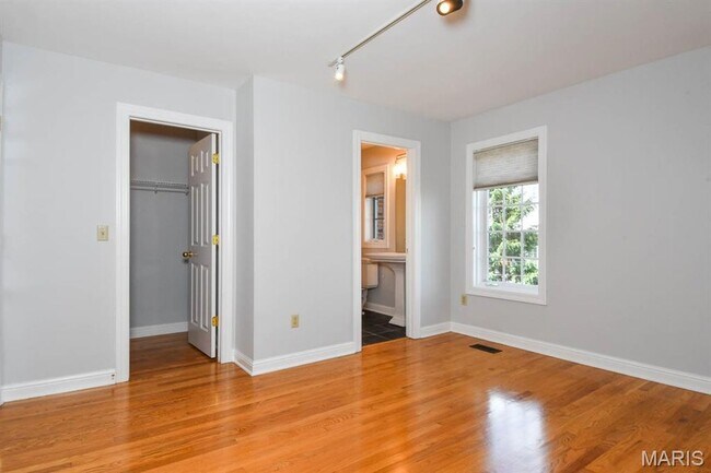 Building Photo - 20 Brighton Way