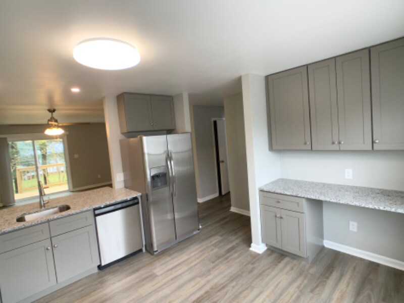 Building Photo - 424 N High St Ext