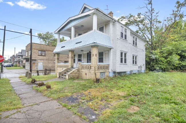 Building Photo - Newly renovated 4 bedroom HALF OFF MAY RENT