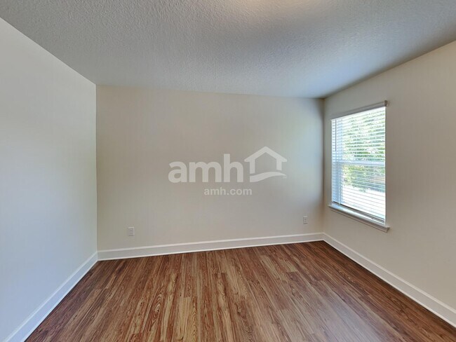 Building Photo - 105 Moultrie Crossing Ln
