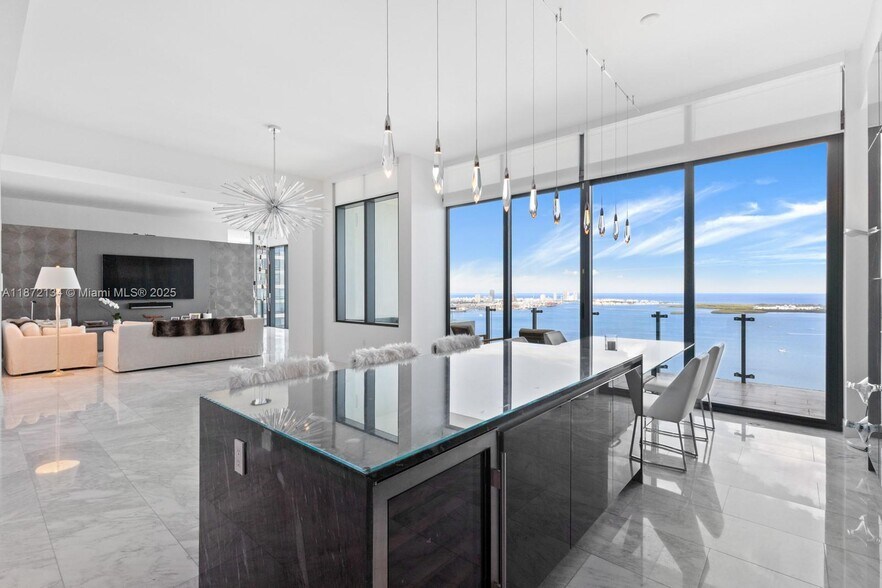 Building Photo - 1451 Brickell Ave
