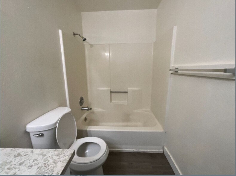 Building Photo - 15866 Sago Rd