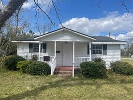 Building Photo - 102 W Cedar St