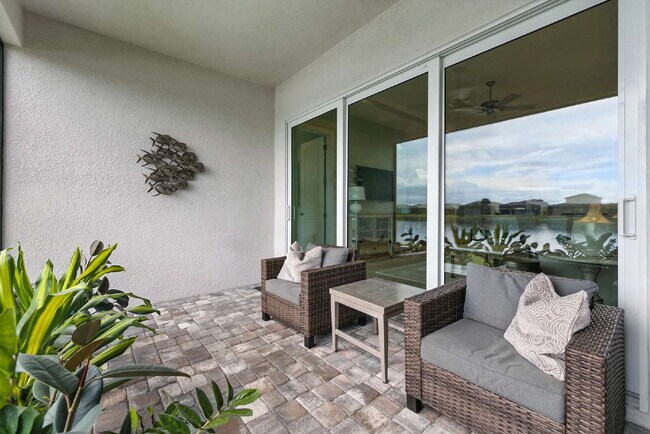 Building Photo - AZURE AT HACIENDA LAKES - 2 bedroom spacious valla