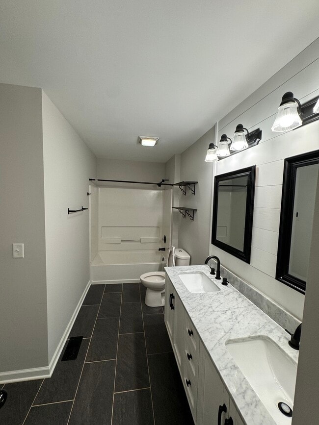 Building Photo - 2784 Rosehall Ln