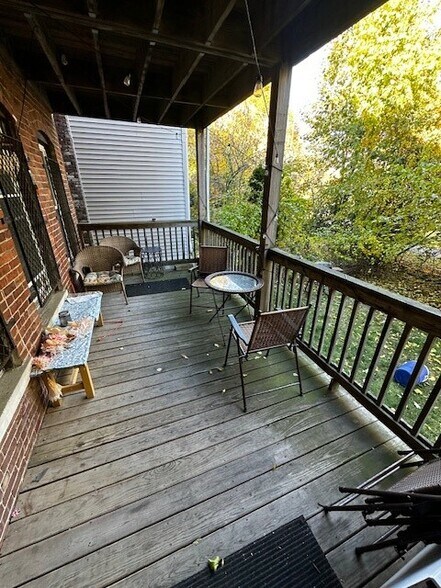 Building Photo - 96 Calumet St