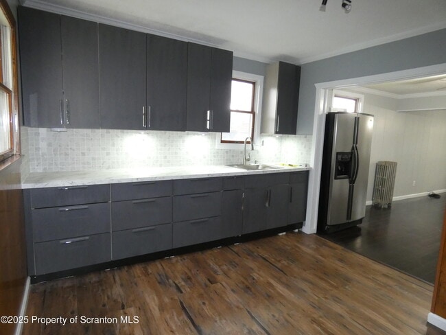 Building Photo - 620 Sanderson Ave