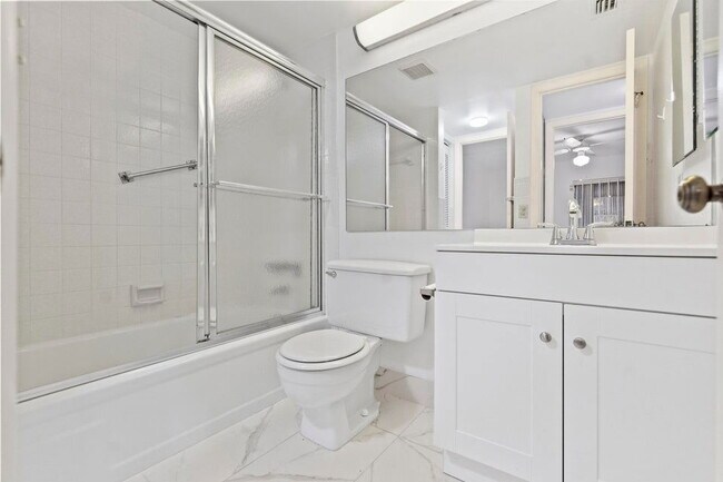 Building Photo - 441 Pine Glen Ln