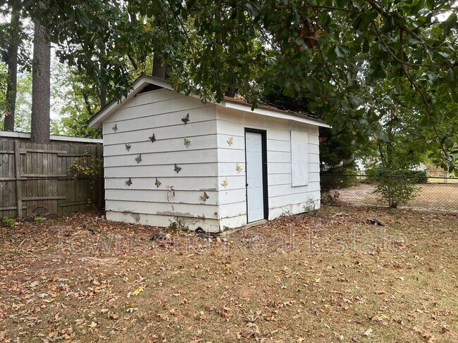 Building Photo - 6458 Easthampton Rd