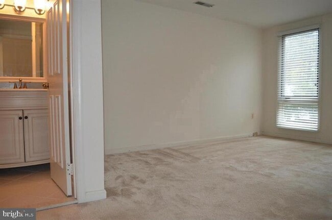 Building Photo - 1409 Templeton Pl