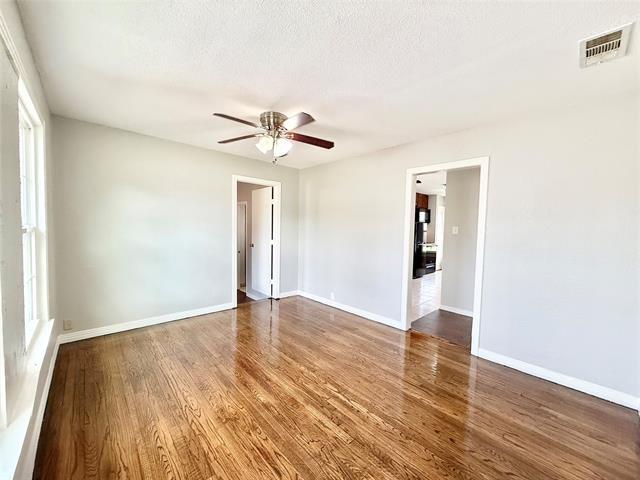 Building Photo - 4813 Sandage Ave