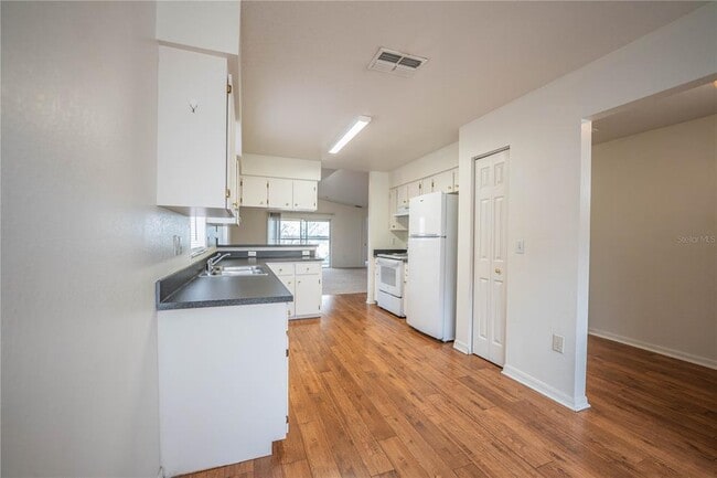 Building Photo - 812 Marcia Loop