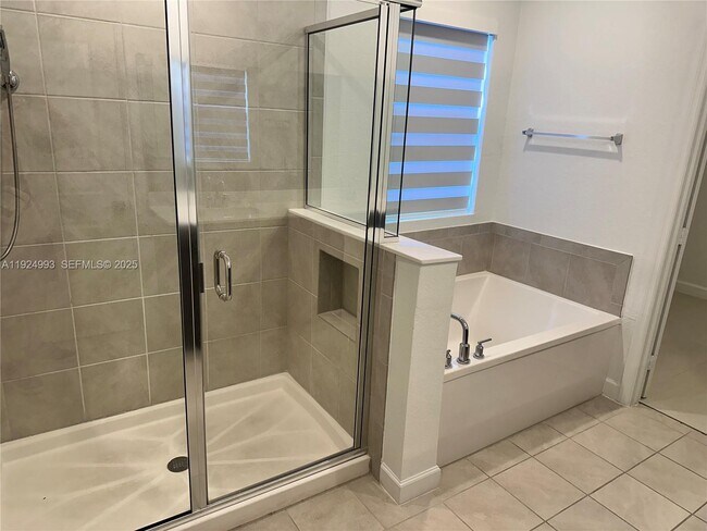 Building Photo - 27034 SW 132 Ct Rd