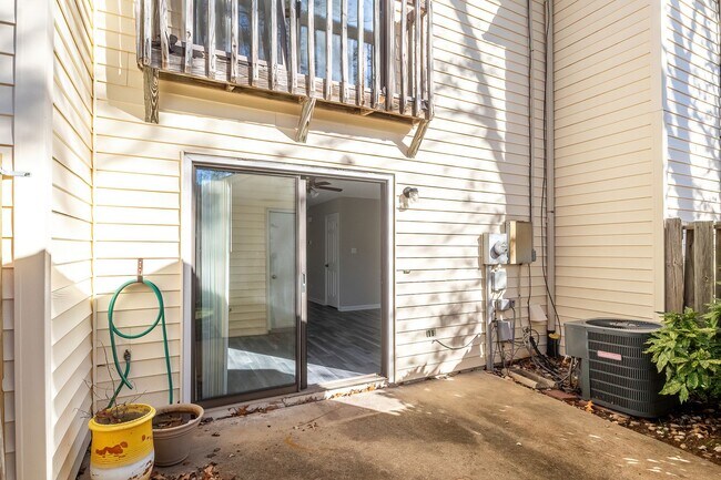 Building Photo - 1507 Clermont Rd