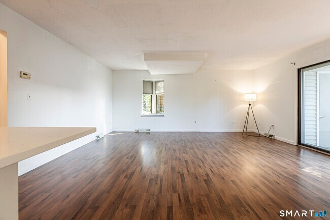Building Photo - 60 Overlook Ave