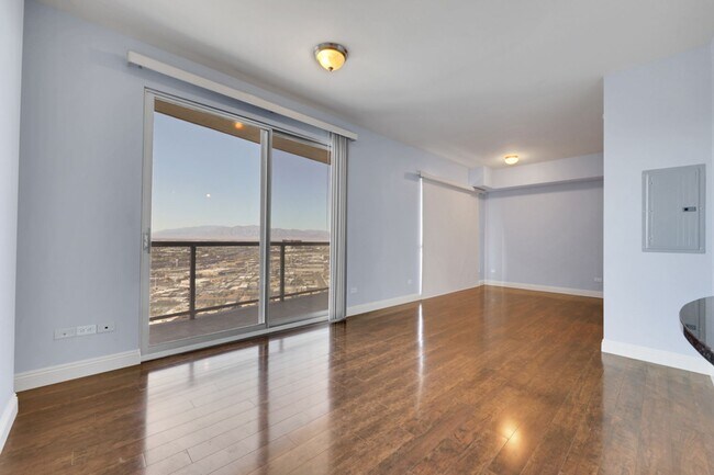 Building Photo - High Rise Studio Condo - Allue Las Vegas