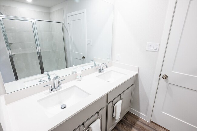 Building Photo - 211 Brazen Forest Trl