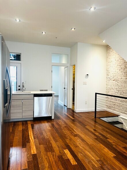 Building Photo - 40 Randolph Pl NW