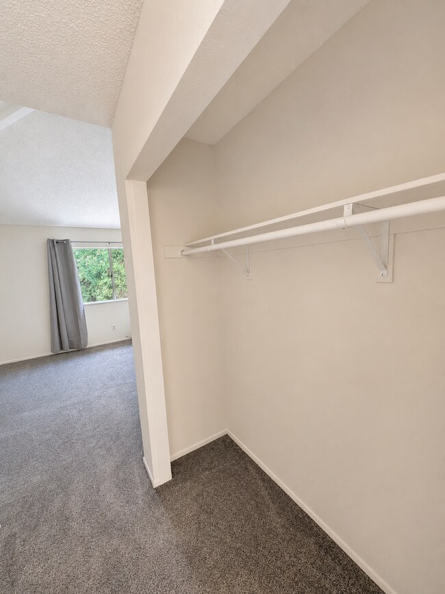 Building Photo - 3727 Mesa Oak Ln