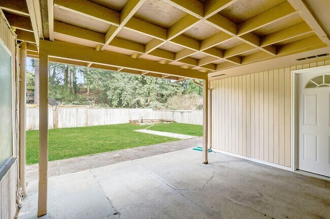 Building Photo - 4416 67th Ave W