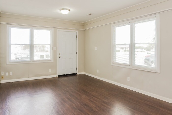 Building Photo - 1517 Douthit St SW