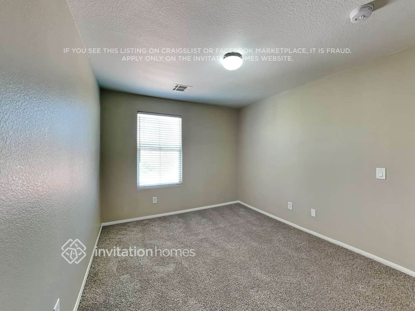Building Photo - 11575 W Aruba Beach Ave