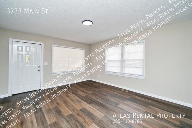 Building Photo - 3733 Main St