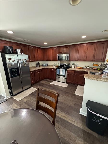 Building Photo - 320 Grasslands Dr