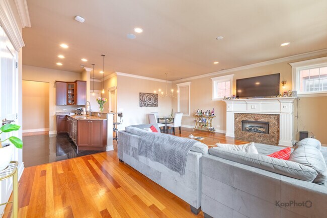 Building Photo - 1148 W Monroe St