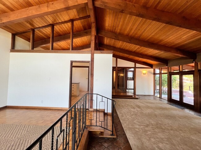 Building Photo - SPACIOUS FOUR BEDROOM TWO AND HALF BATH CH...