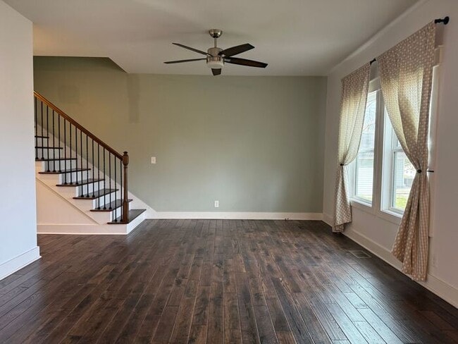 Building Photo - Beautiful Two-Story House in Woodbine - Fenced in Backyard