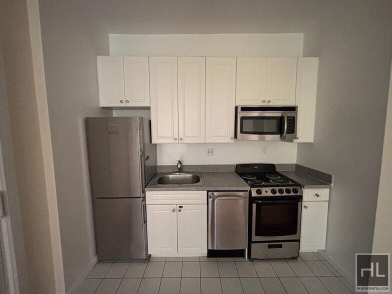 Building Photo - WEST 72 STREET