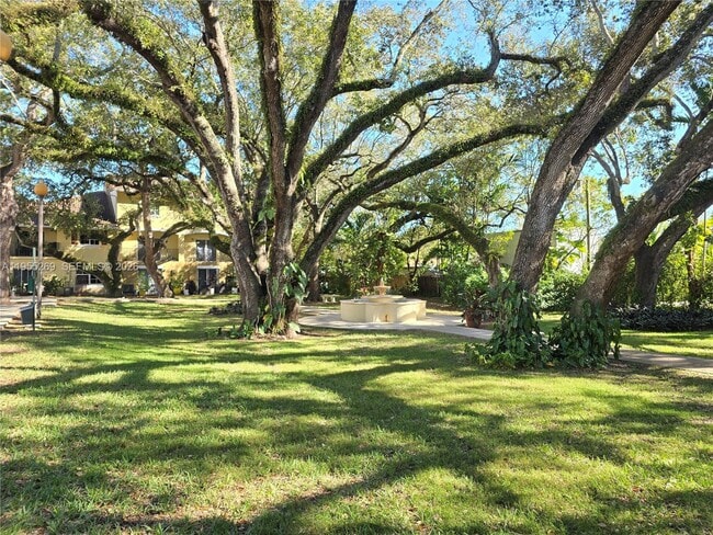 Building Photo - 738 NE 90th St