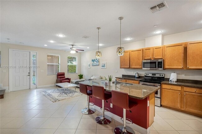 Building Photo - 4025 Cascada Cir