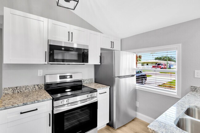 Building Photo - 1515 Sadlon Ave