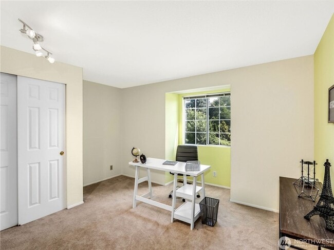 Building Photo - 3bd/2.5ba Woodinville House