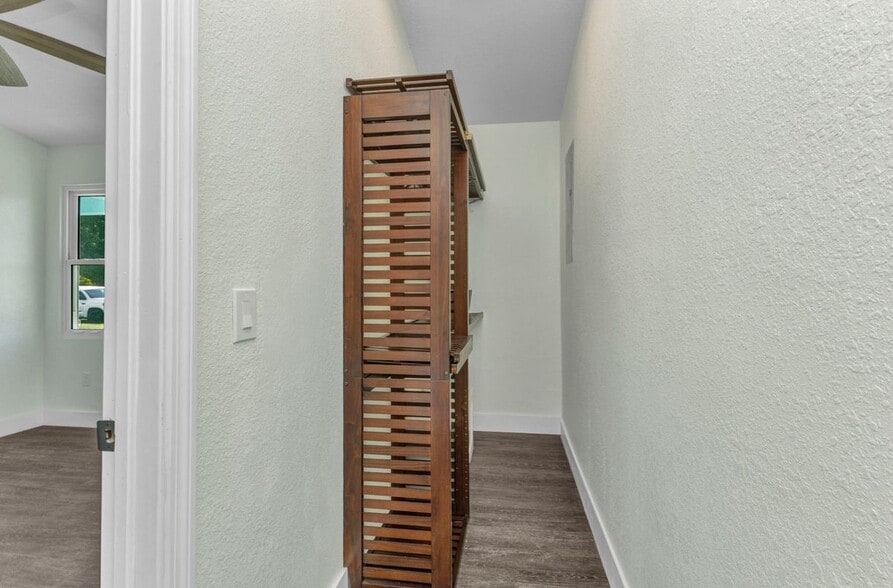 Building Photo - 1611 Sheehan Blvd