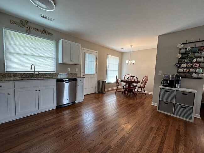 Building Photo - 3 bedroom/1 bathroom home in Central, SC