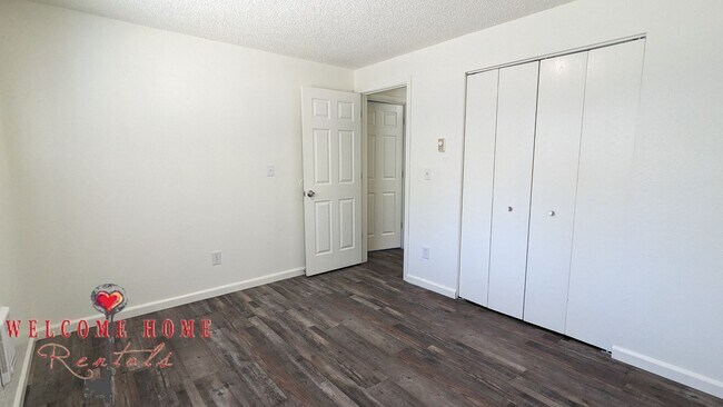 Building Photo - Bryant - 1324A/1324B