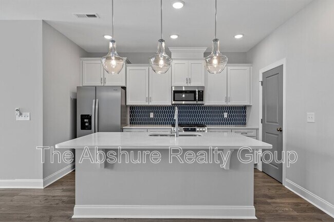Building Photo - 8913 Kennebec Xing Dr
