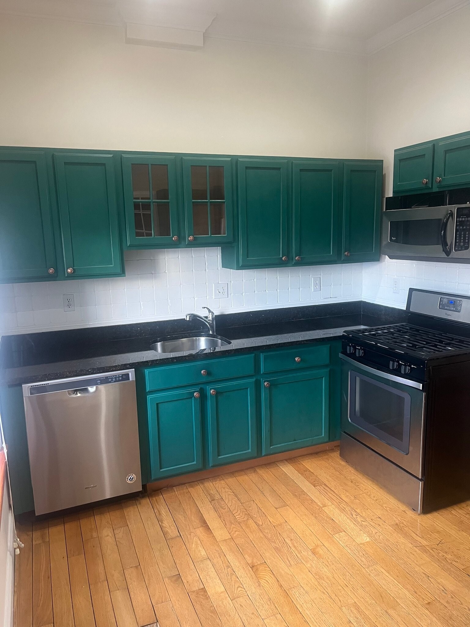 Building Photo - 1615 Light St