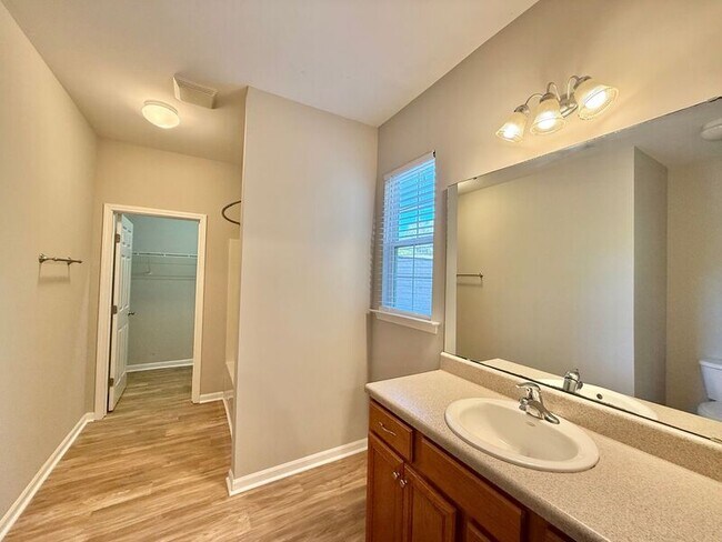 Building Photo - 2113 Trefoil Ln