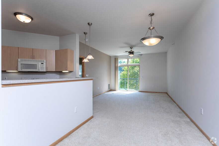 Valencia Place 7781 Elmwood Ave Middleton WI 53562 Apartment Finder